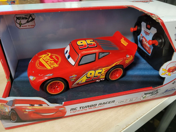 OUTLET Auto Zdalnie sterowane czerwone autko RC Lightning Zygzak McQueen Cars 4+ USZKODZONE OPAKOWANIE