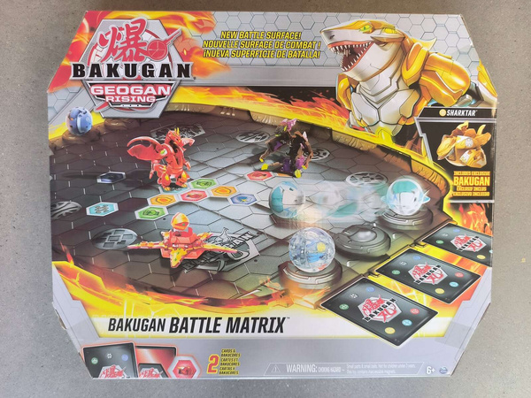 OUTLET Bakugan Battle Matrix Arena Walk Geogan Rising + figurka i karty USZKODZONE OPAKOWANIE